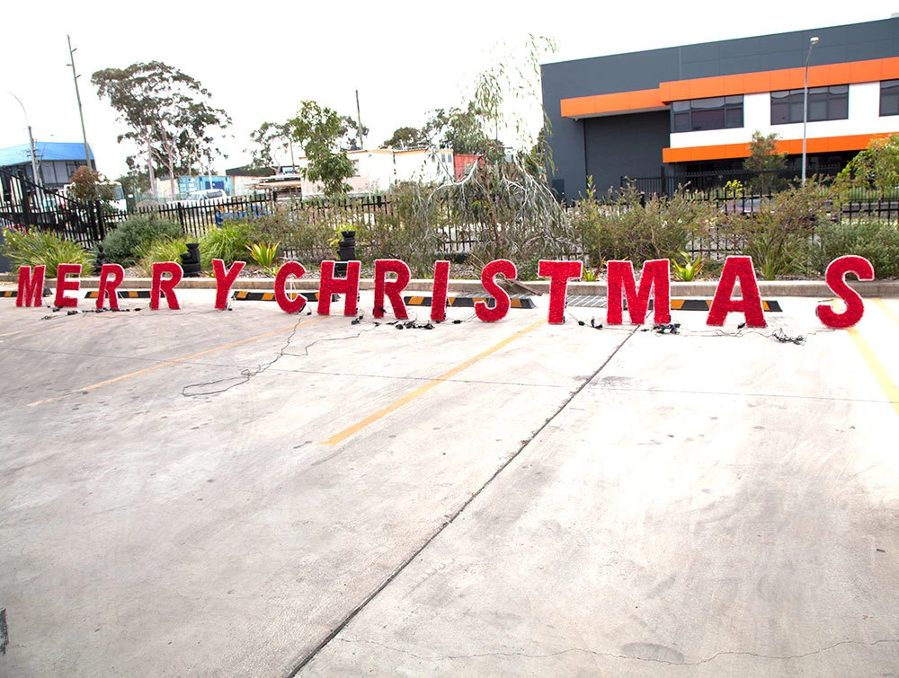 Merry Christmas Commercial LED Light And Garland Display 4 Merry Christmas Commercial LED Light And Garland Display - Image 2