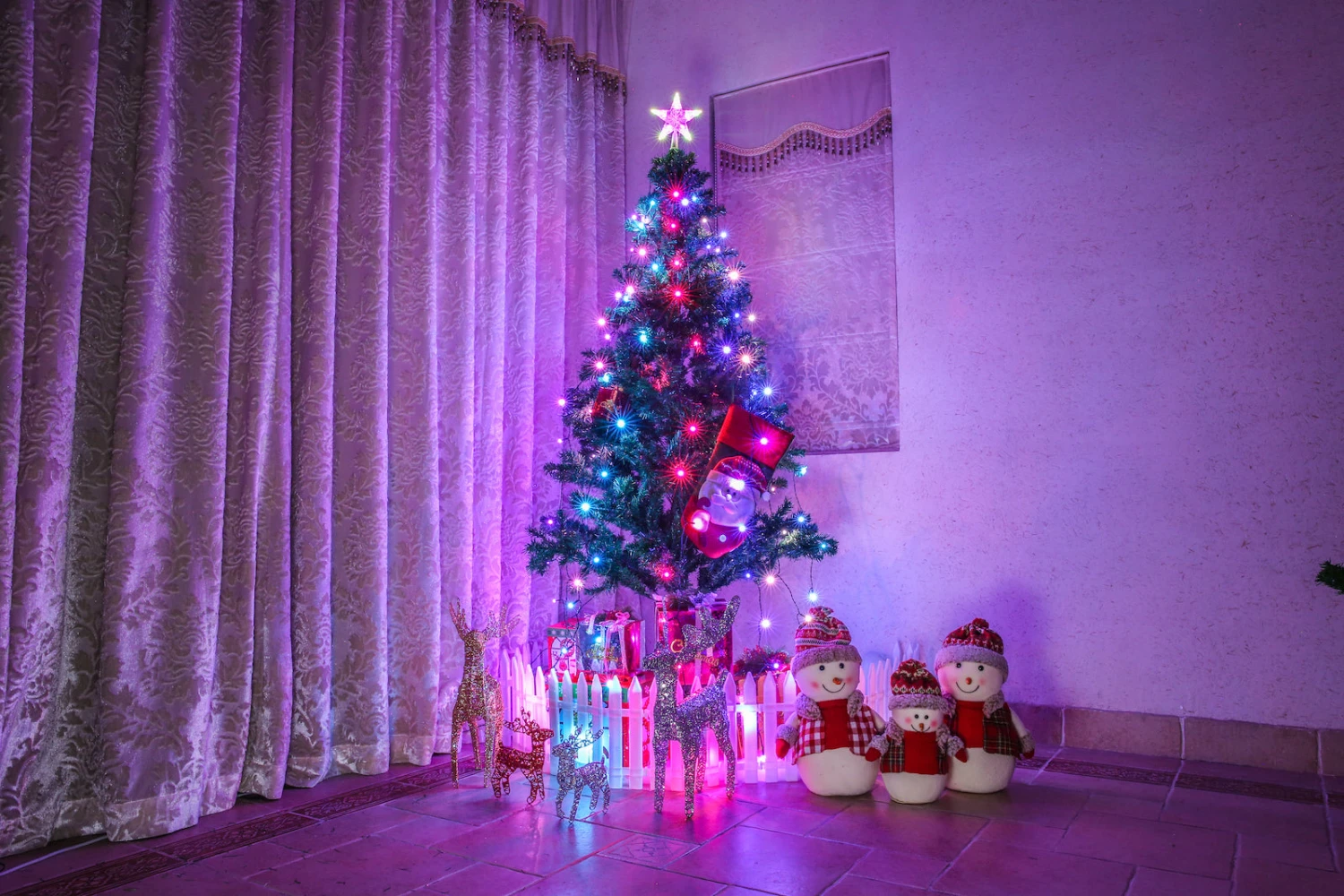 Smart WiFi APP Controlled RGB Indoor Christmas Tree Light For 6-7.5ft Trees 8 Smart WiFi APP Controlled RGB Indoor Christmas Tree Light For 6-7.5ft Trees - Image 6