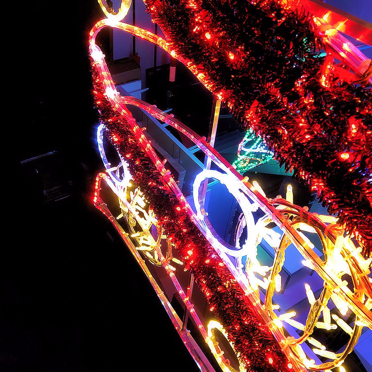 Christmas Complete Red Christmas Tree Lamp Pole Rope Light Motif 122cm 6 Christmas Complete Red Christmas Tree Lamp Pole Rope Light Motif 122cm - Image 4