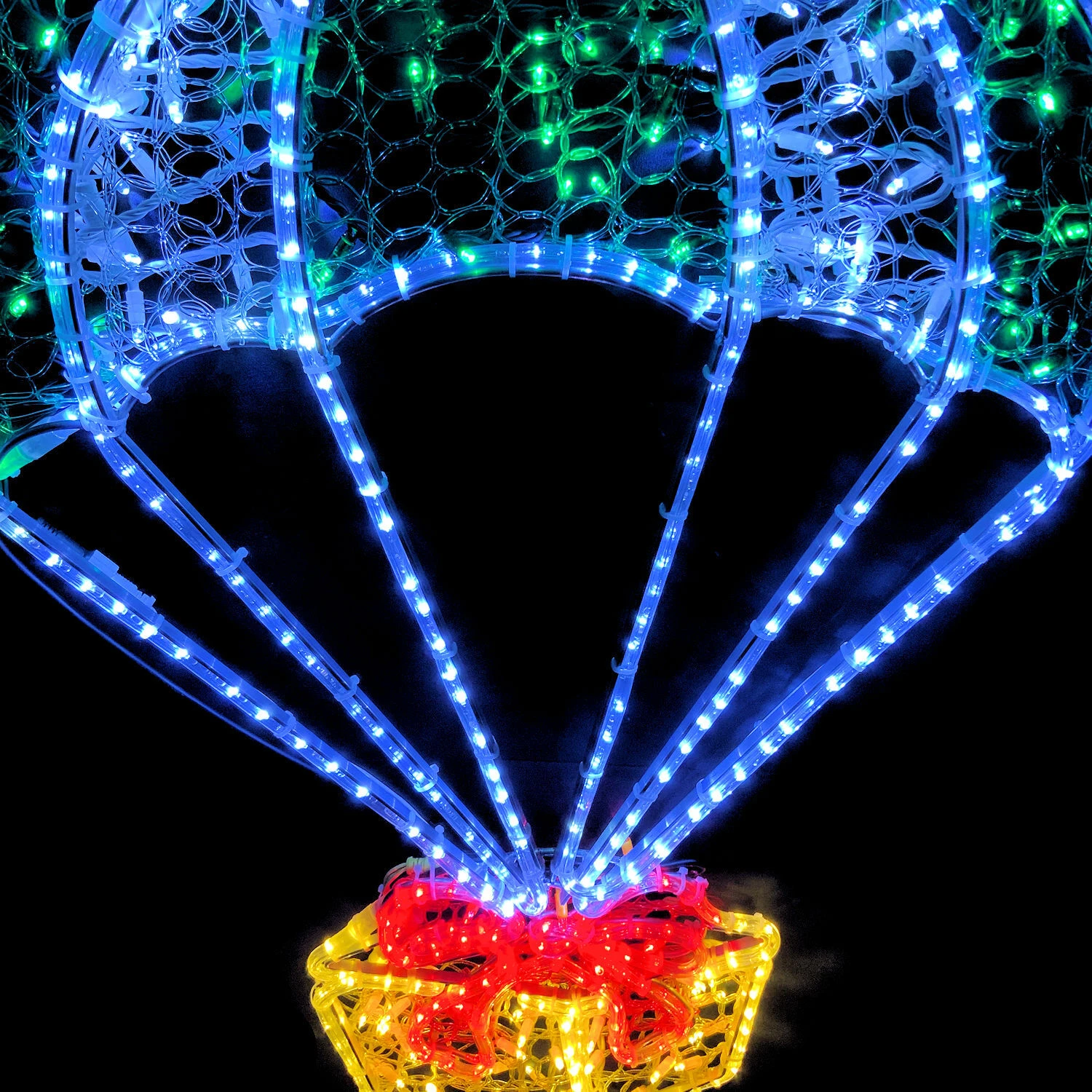 Parachuting Present Gold Christmas Rope Light Moti 7 Parachuting Present Gold Christmas Rope Light Moti - Image 5