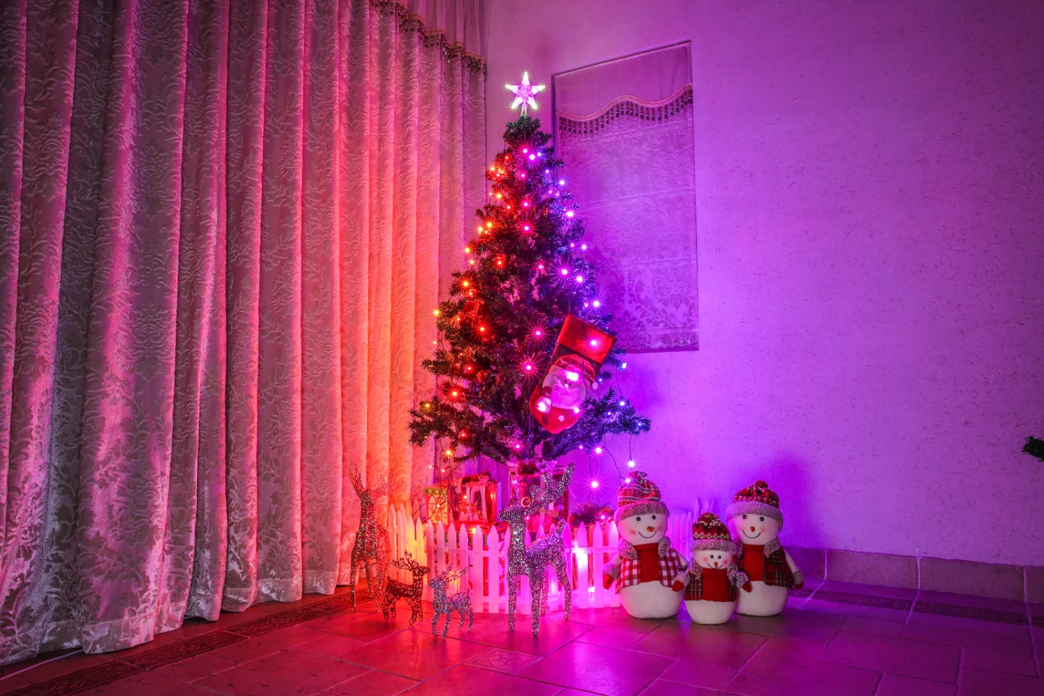 Smart WiFi APP Controlled RGB Indoor Christmas Tree Light For 6-7.5ft Trees 7 Smart WiFi APP Controlled RGB Indoor Christmas Tree Light For 6-7.5ft Trees - Image 5