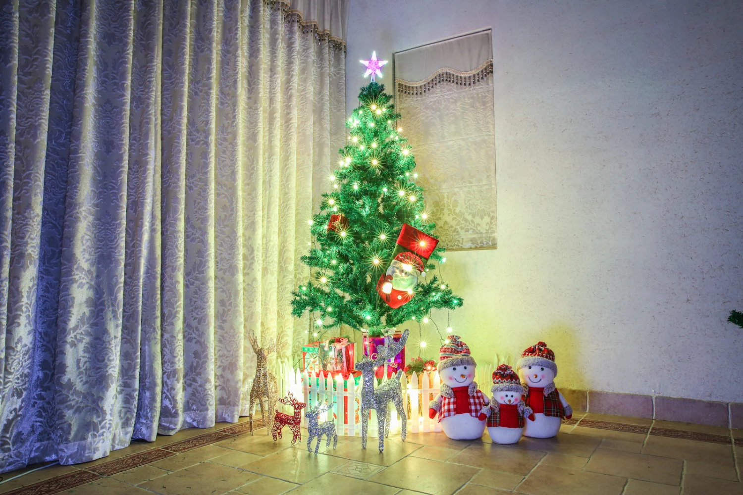 Smart WiFi APP Controlled RGB Indoor Christmas Tree Light For 6-7.5ft Trees 11 Smart WiFi APP Controlled RGB Indoor Christmas Tree Light For 6-7.5ft Trees - Image 9